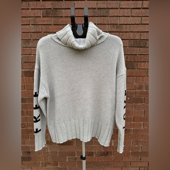 Elan Boye Sweater Grey Free Love Sleeves Womens Size Medium New $95 Tags - Picture 1 of 10